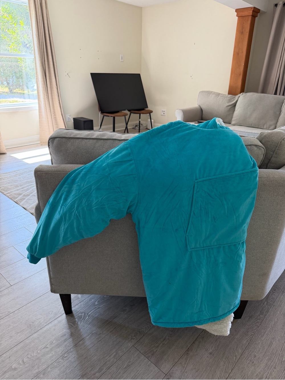 Snuggie very oversized blanket sweatshirt